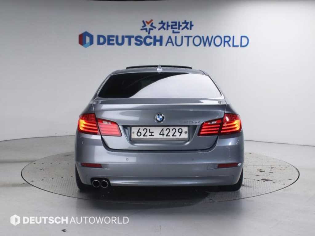 BMW 5 Series - Vista 4