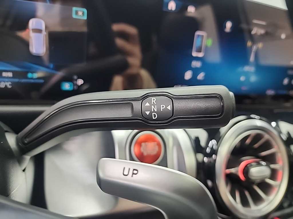 Mercedes Benz GLB Class - Vista 10