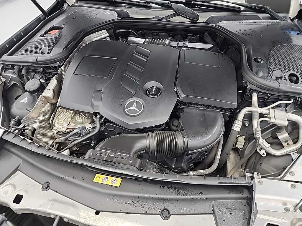 Mercedes Benz E class - Vista 5