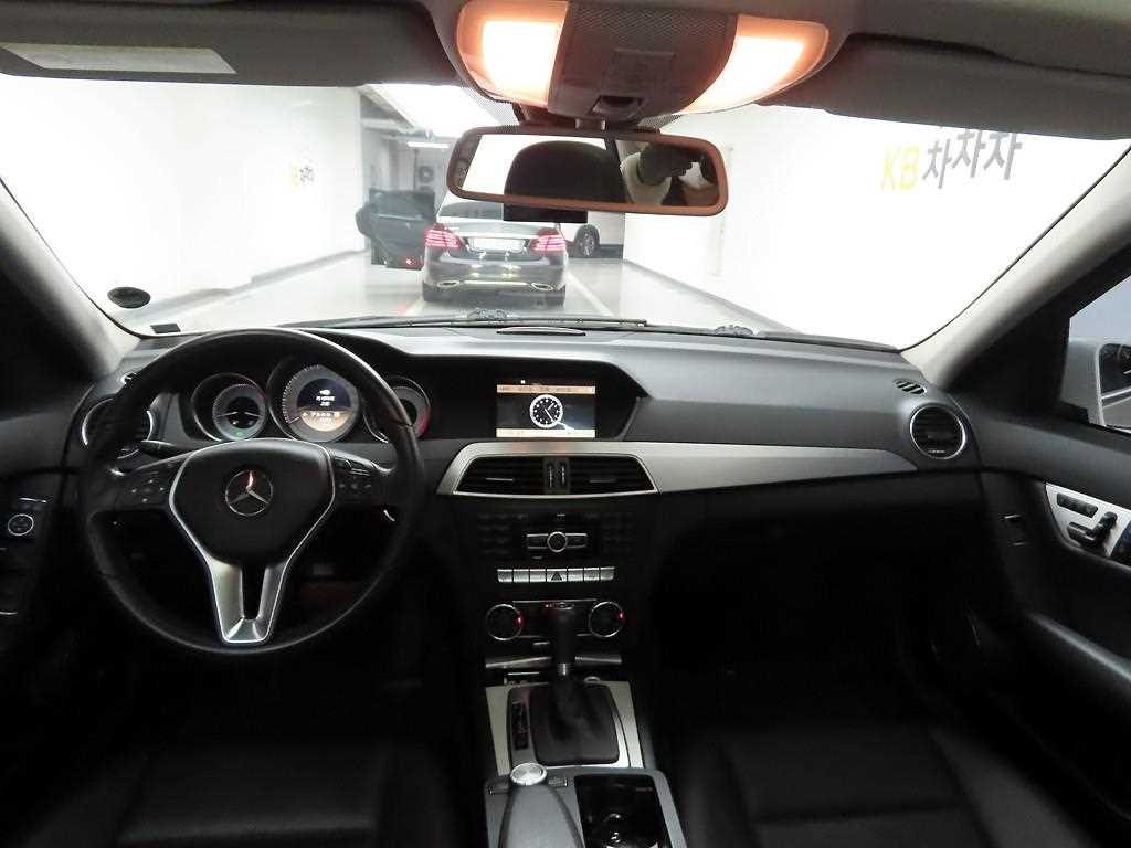 Mercedes Benz C Class - Vista 7