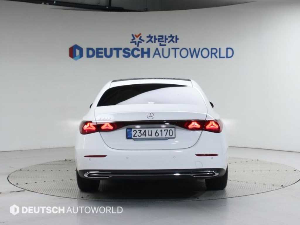 Mercedes Benz E class - Vista 4