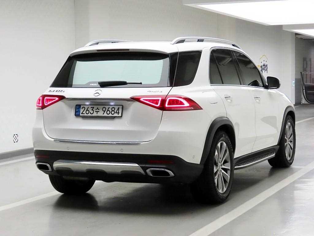 Mercedes Benz GLE Class - Vista 4
