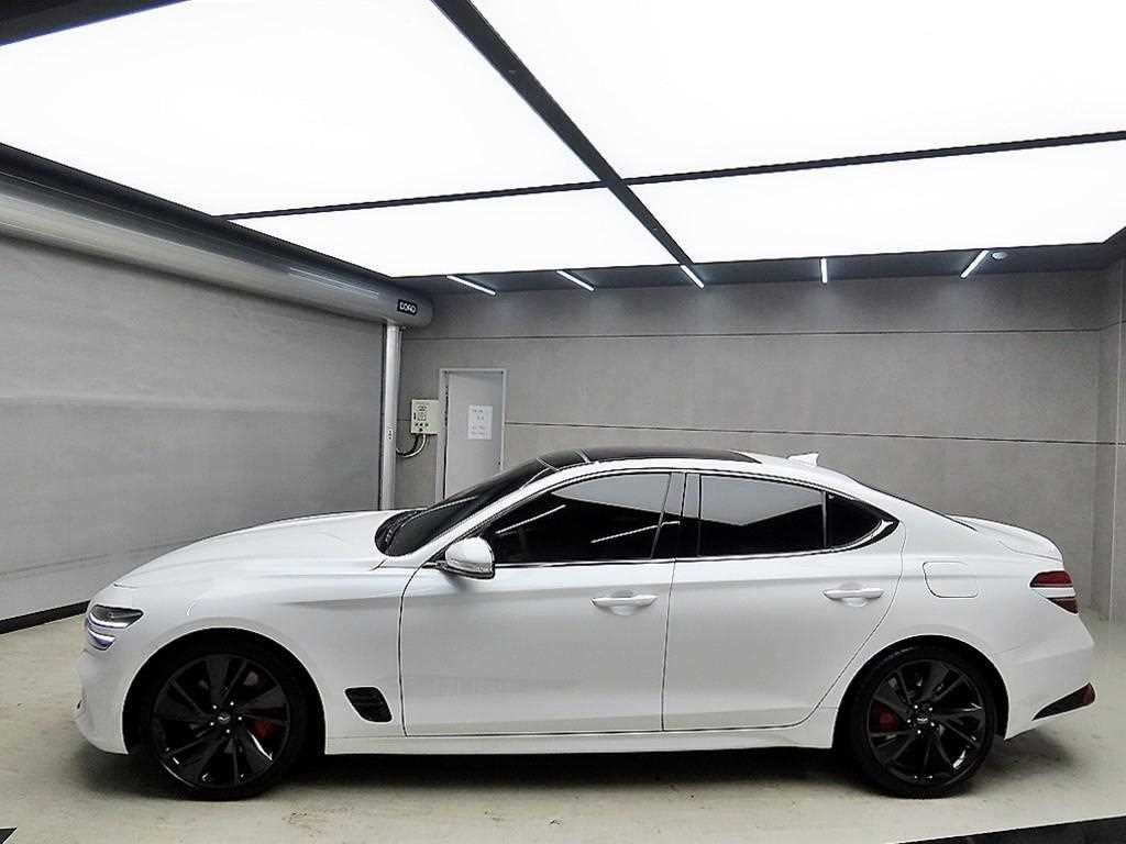 Genesis G70 - Vista 4