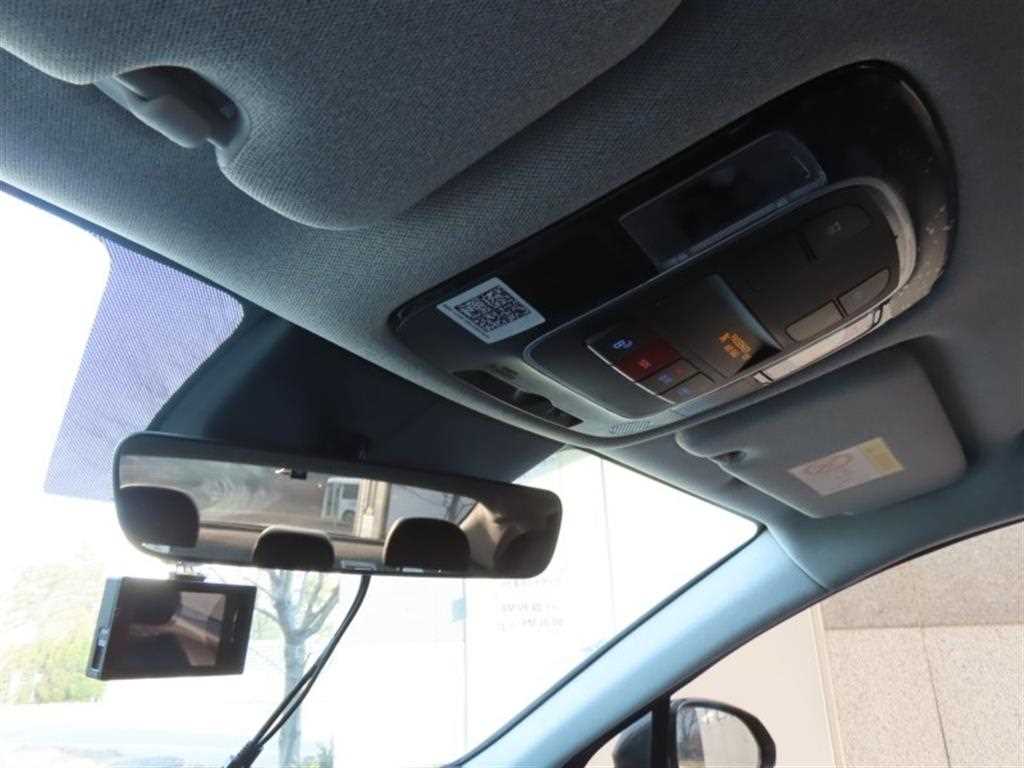 HYUNDAI Sonata - Vista 11