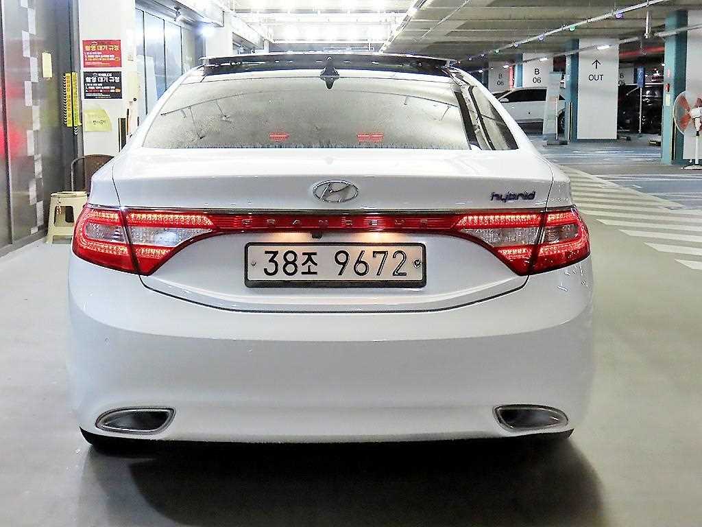 HYUNDAI Grandeur - Vista 5