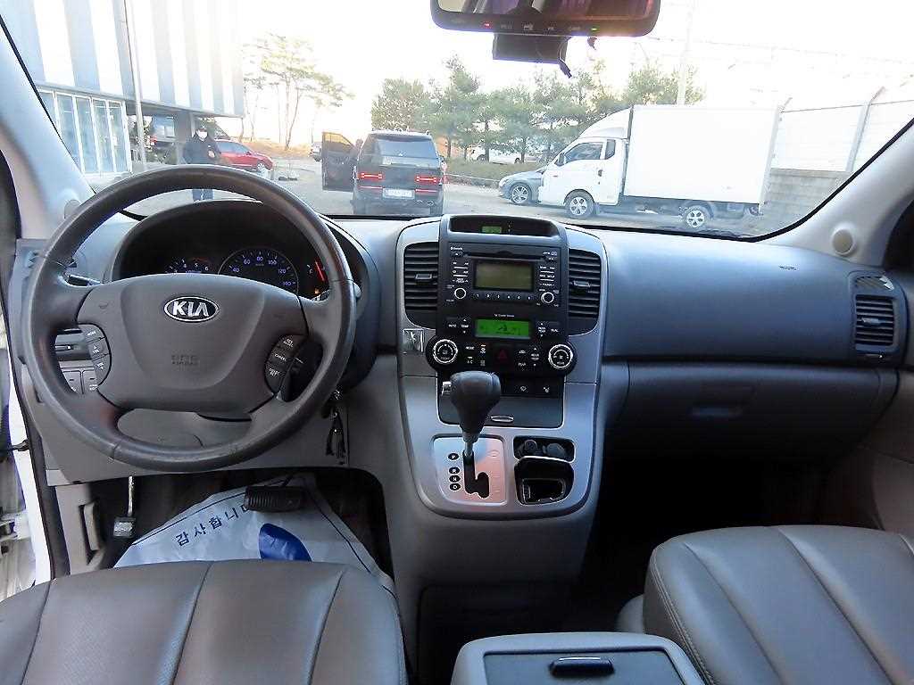 KIA Carnival - Vista 8