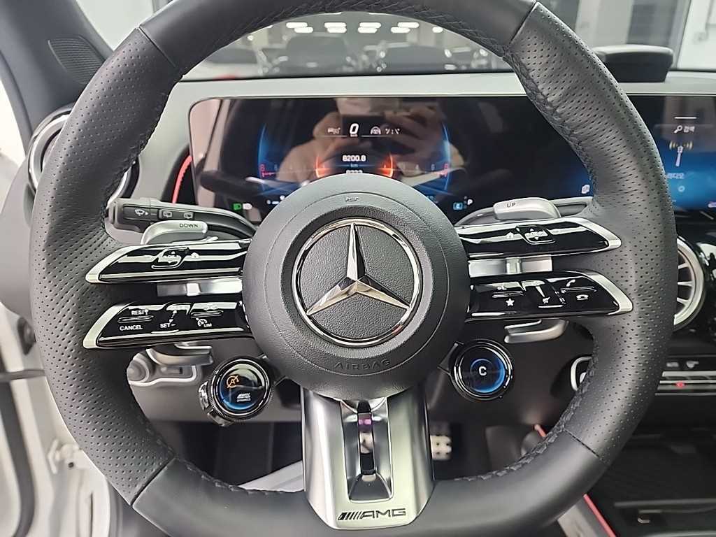 Mercedes Benz GLB Class - Vista 9