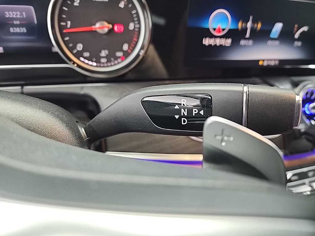 Mercedes Benz E class - Vista 8