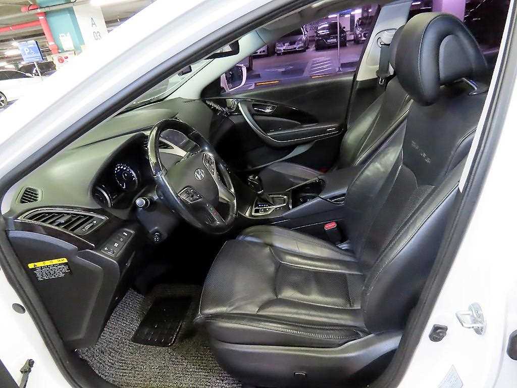 HYUNDAI Grandeur - Vista 6