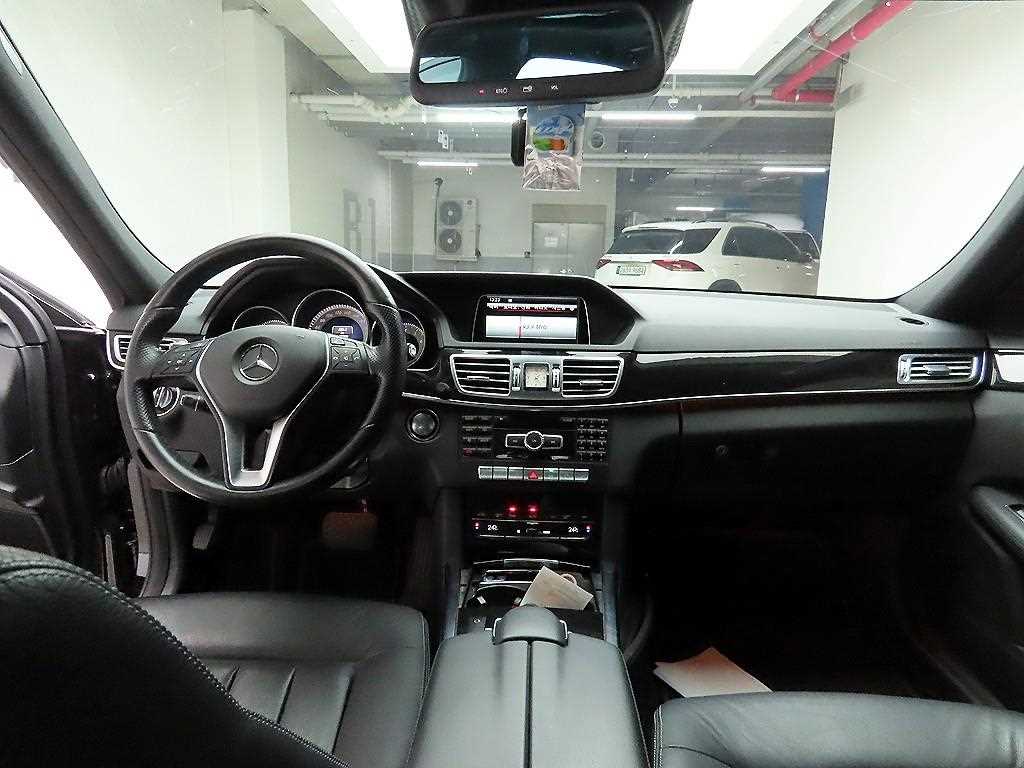 Mercedes Benz E class - Vista 7