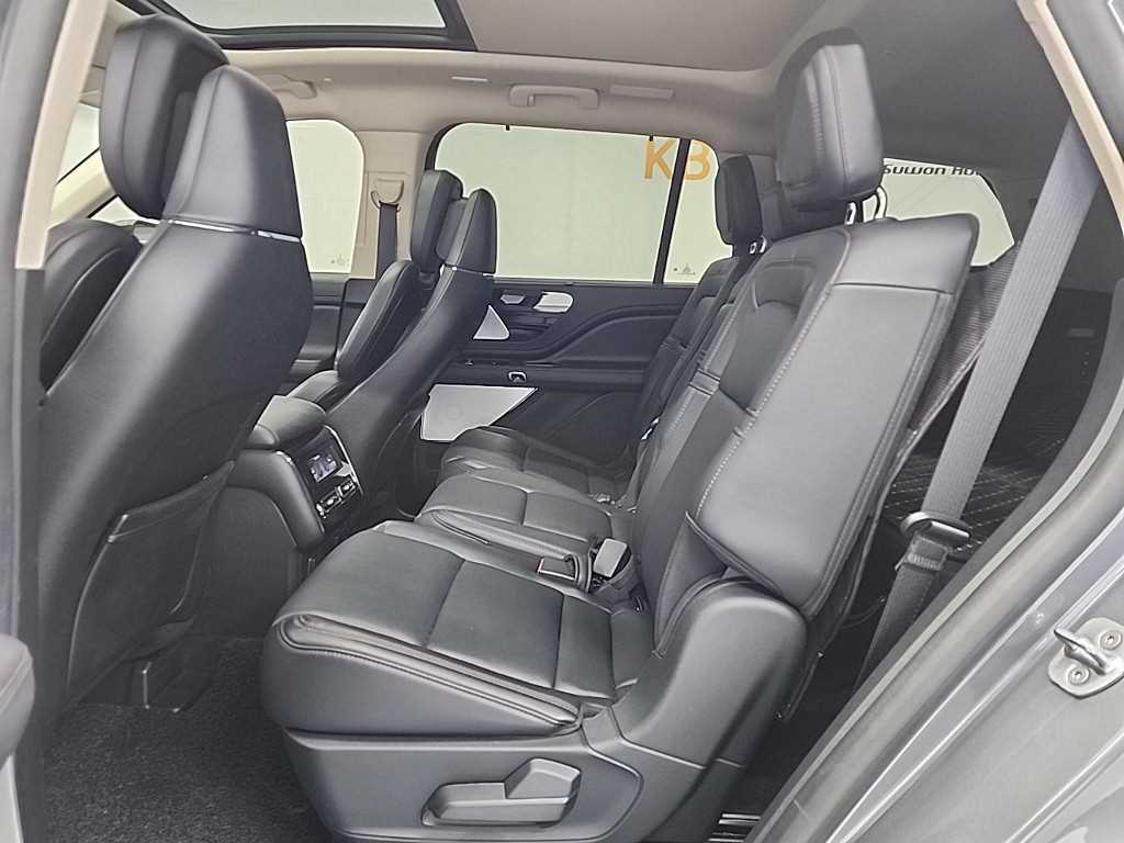 Lincoln Aviator - Vista 11