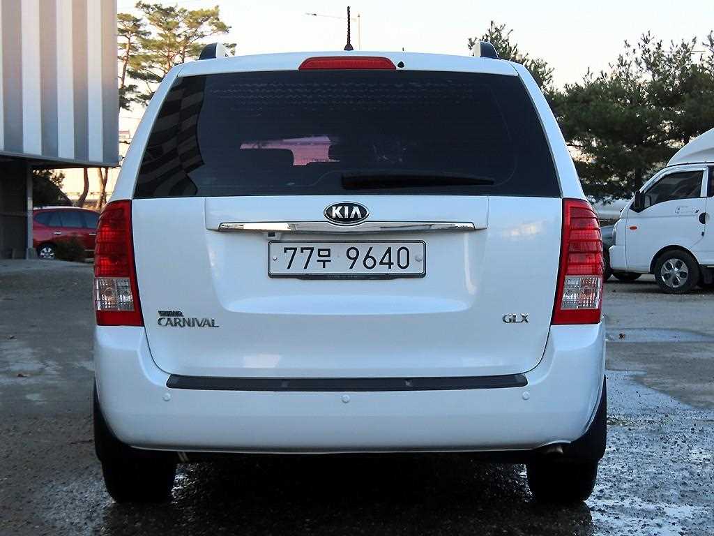 KIA Carnival - Vista 4