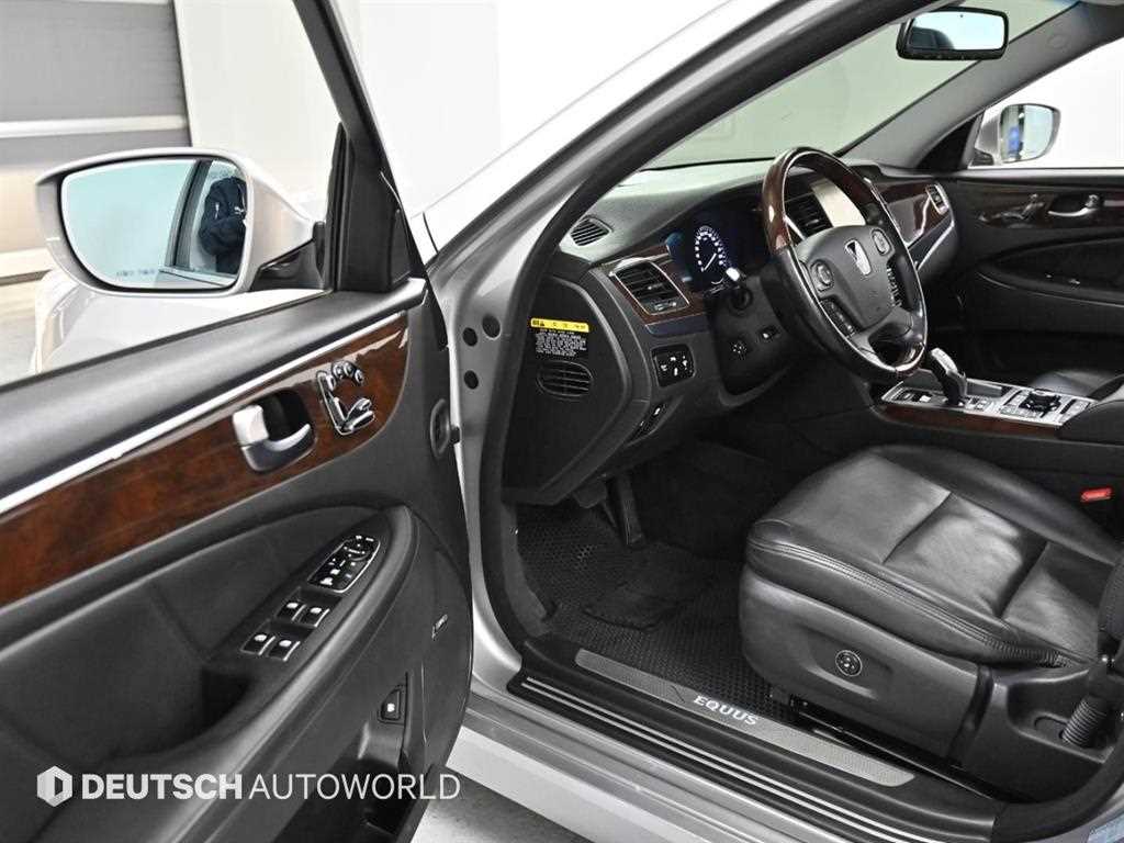 HYUNDAI Equus - Vista 11