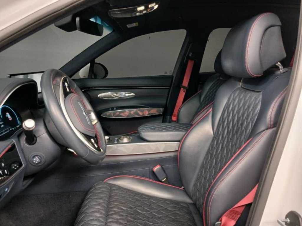 Genesis GV70 - Vista 7