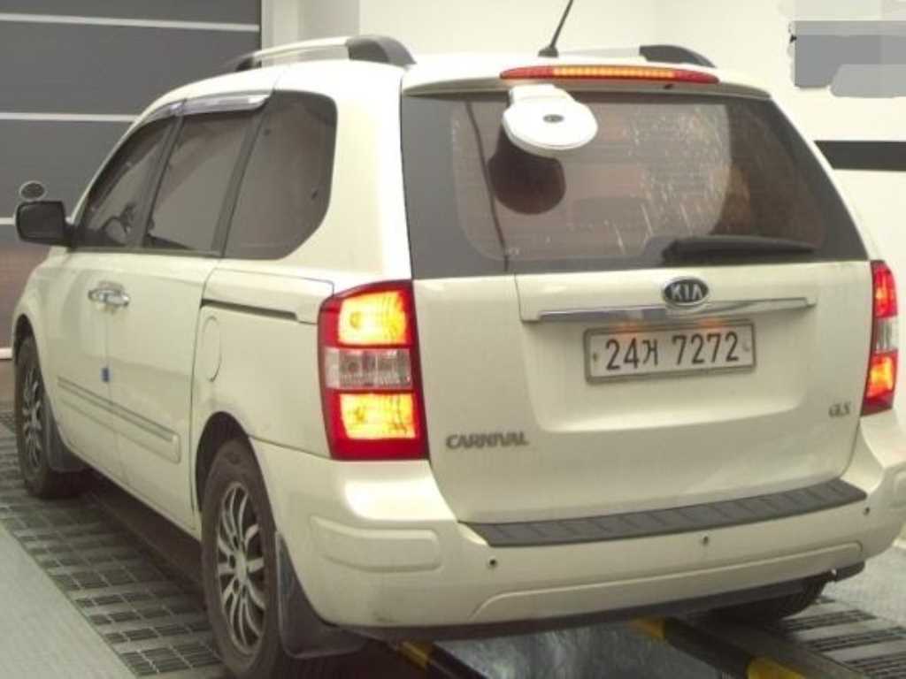 KIA Carnival - Vista 6