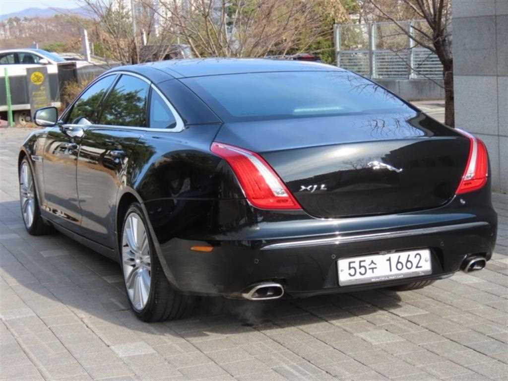 Jaguar XJ - Vista 4