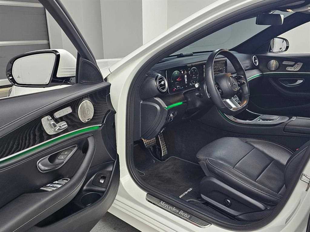 Mercedes Benz E class - Vista 11