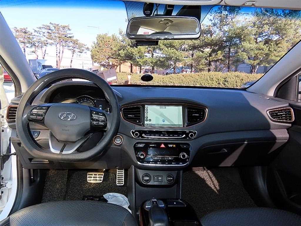 HYUNDAI Ioniq - Vista 7