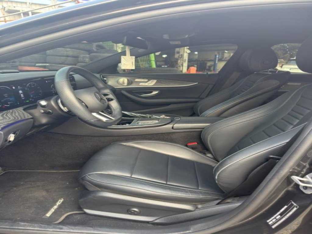 Mercedes Benz E class - Vista 3