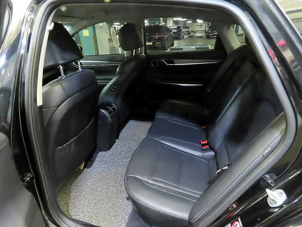 HYUNDAI Grandeur - Vista 7