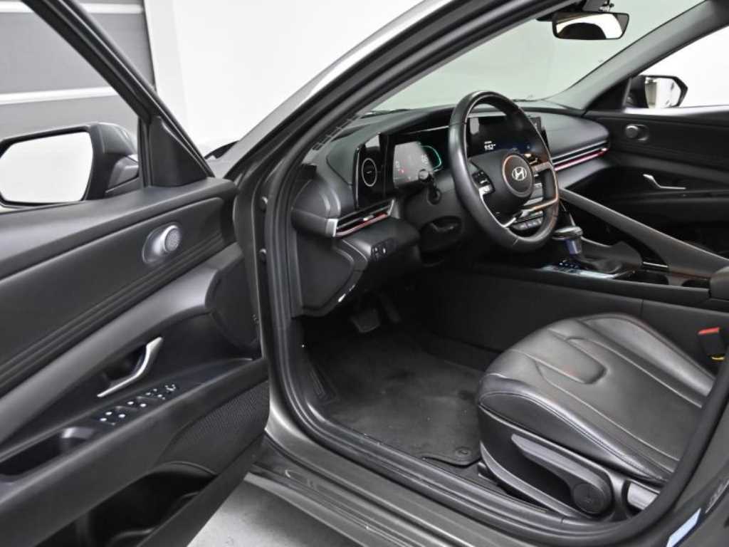 HYUNDAI Avante - Vista 11