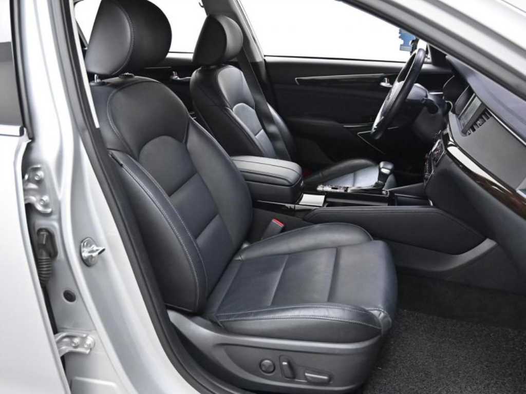 KIA K7 - Vista 10