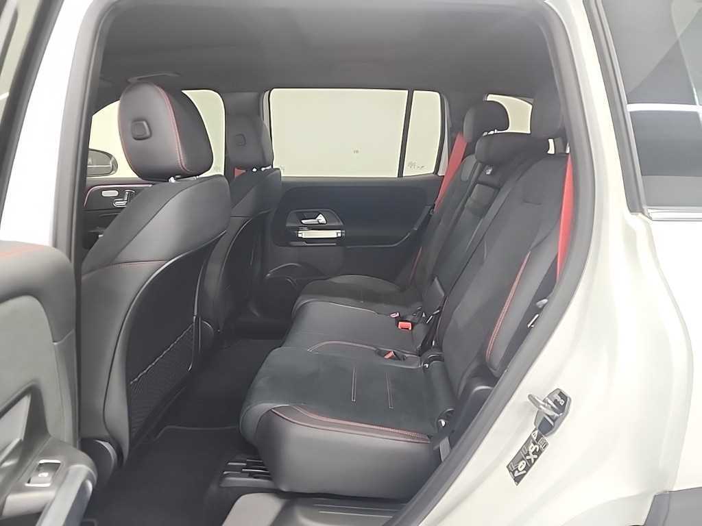 Mercedes Benz GLB Class - Vista 12