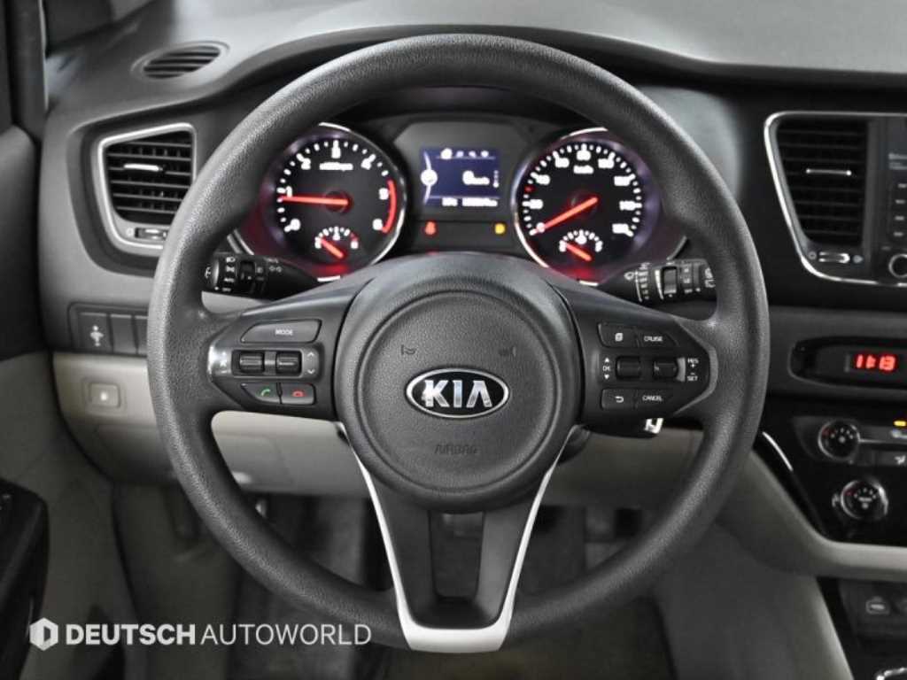 KIA Carnival 2017 - Importación desde Corea - HF Imports Iquique - Foto 13