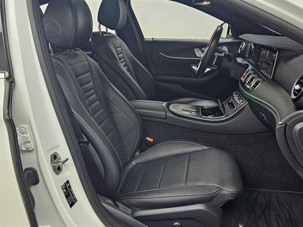 Mercedes Benz E class - Vista 10