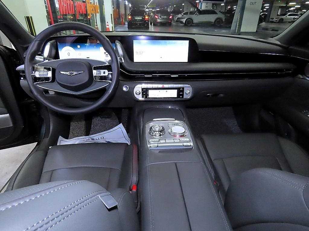 Genesis G90 - Vista 10