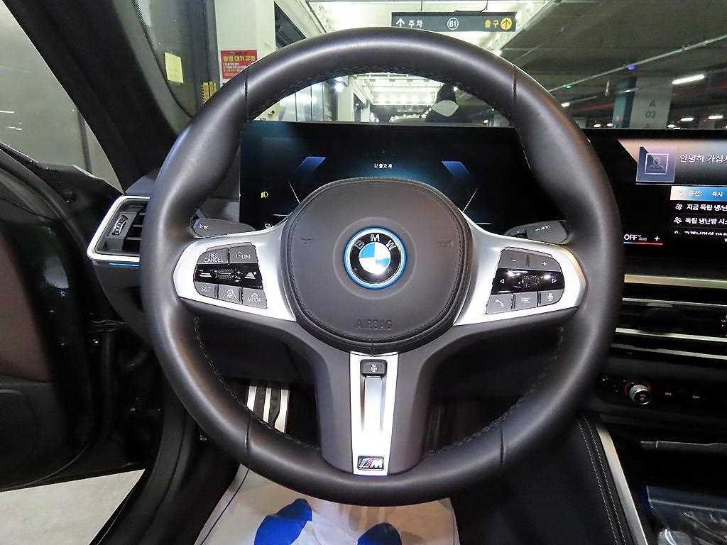 BMW i4 - Vista 8