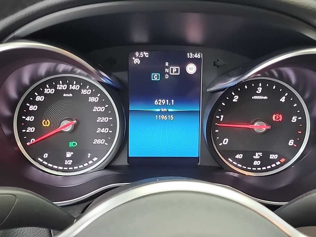 Mercedes Benz C Class - Vista 6