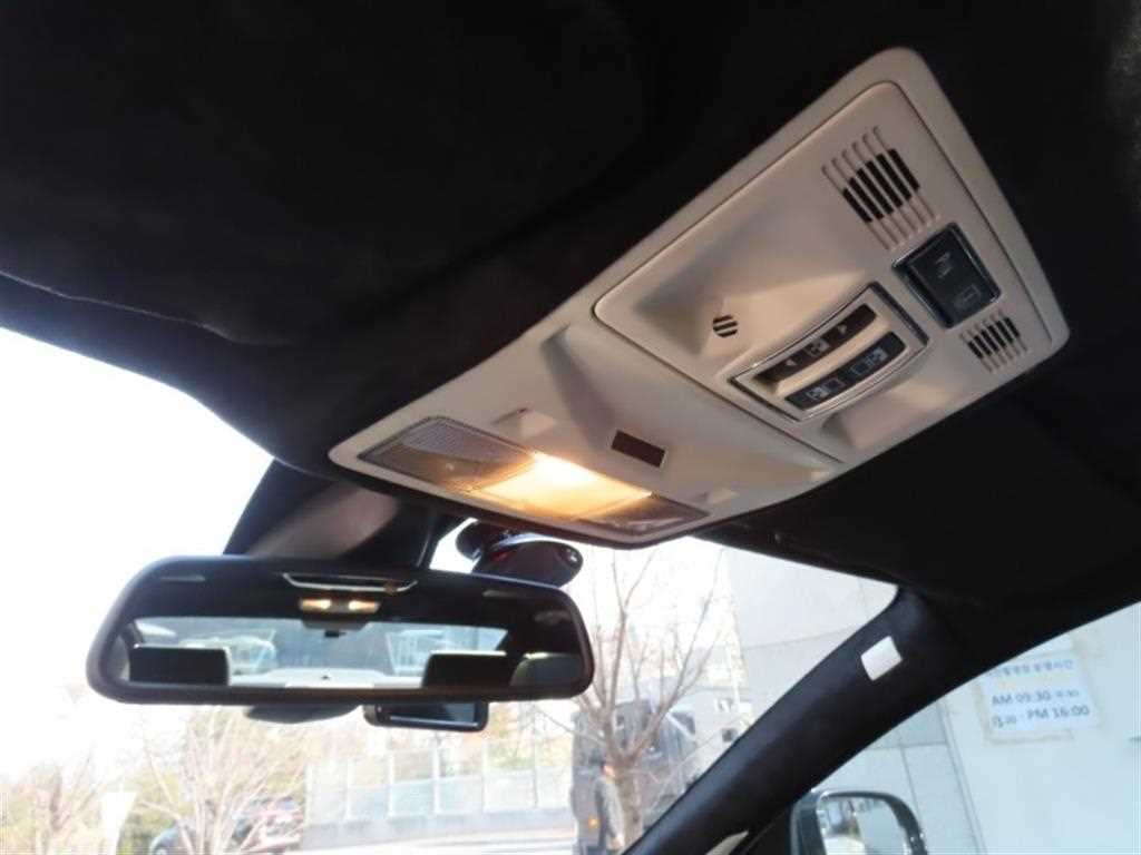 Jaguar XJ - Vista 10