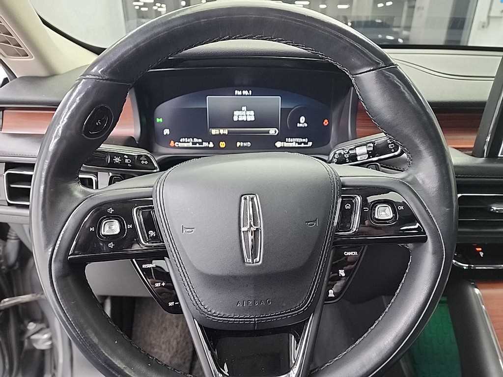 Lincoln Aviator - Vista 8