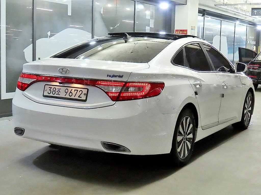 HYUNDAI Grandeur - Vista 4