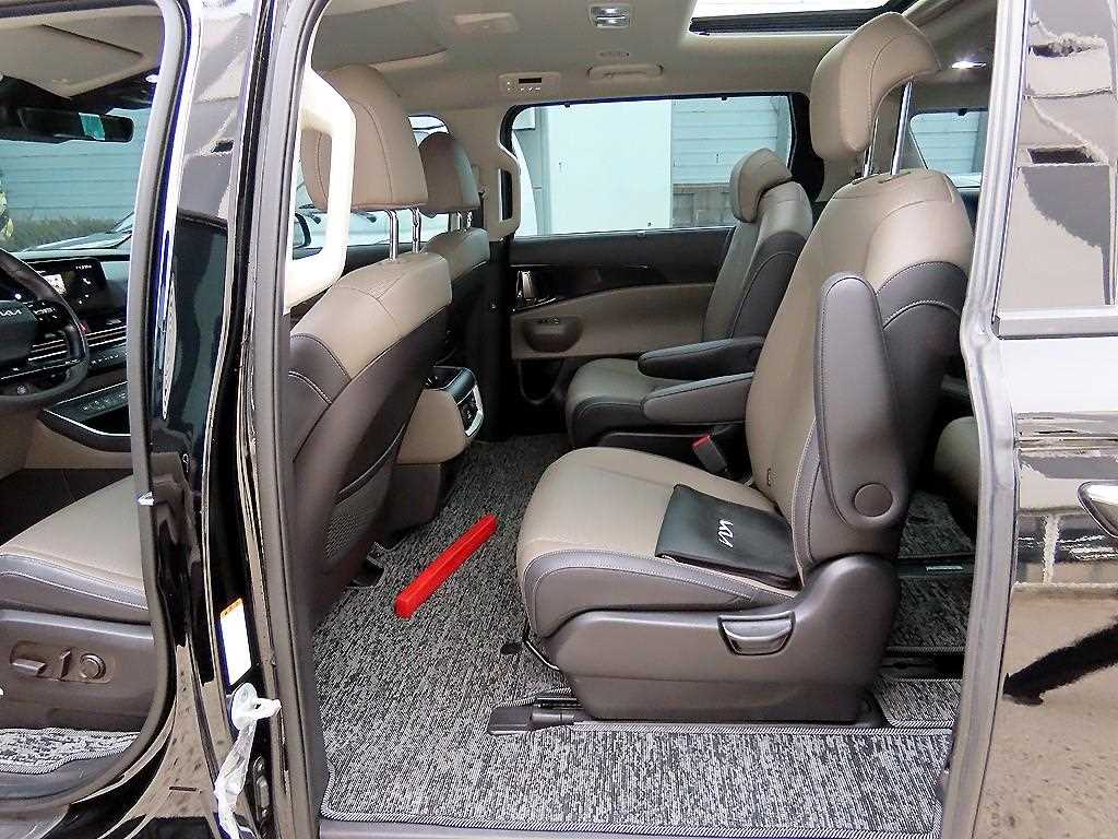 KIA Carnival - Vista 6