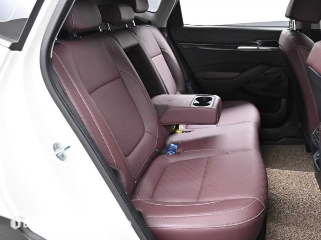 KIA Seltos - Vista 10