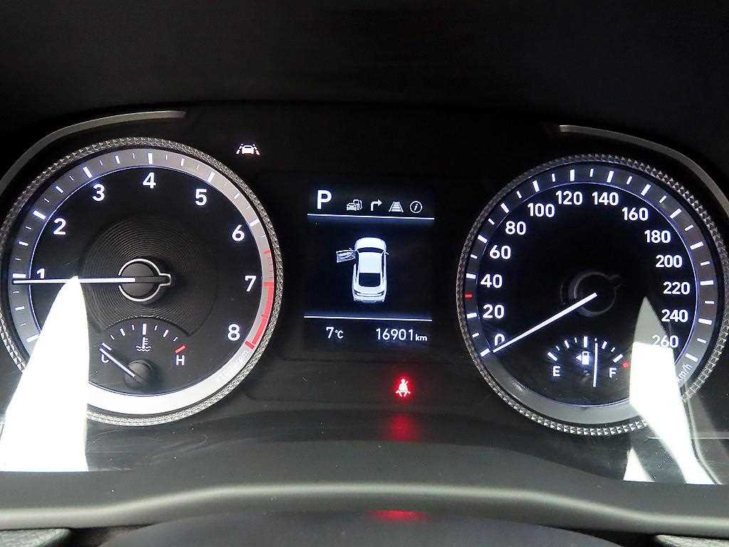 HYUNDAI Sonata - Vista 8