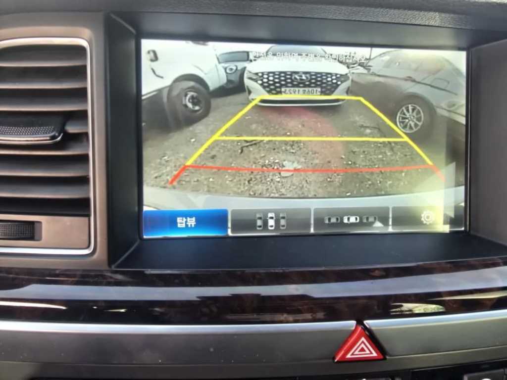 HYUNDAI Genesis - Vista 7