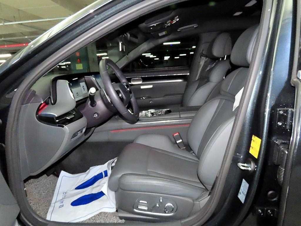 Genesis G90 - Vista 6