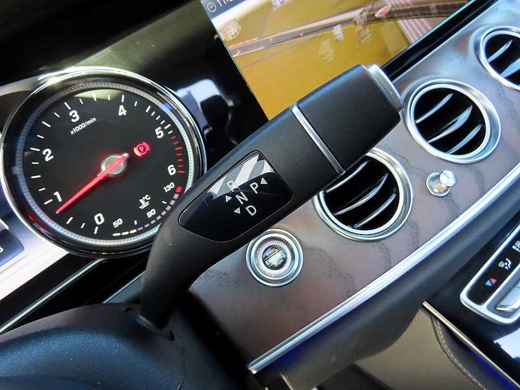 Mercedes Benz E class - Vista 10