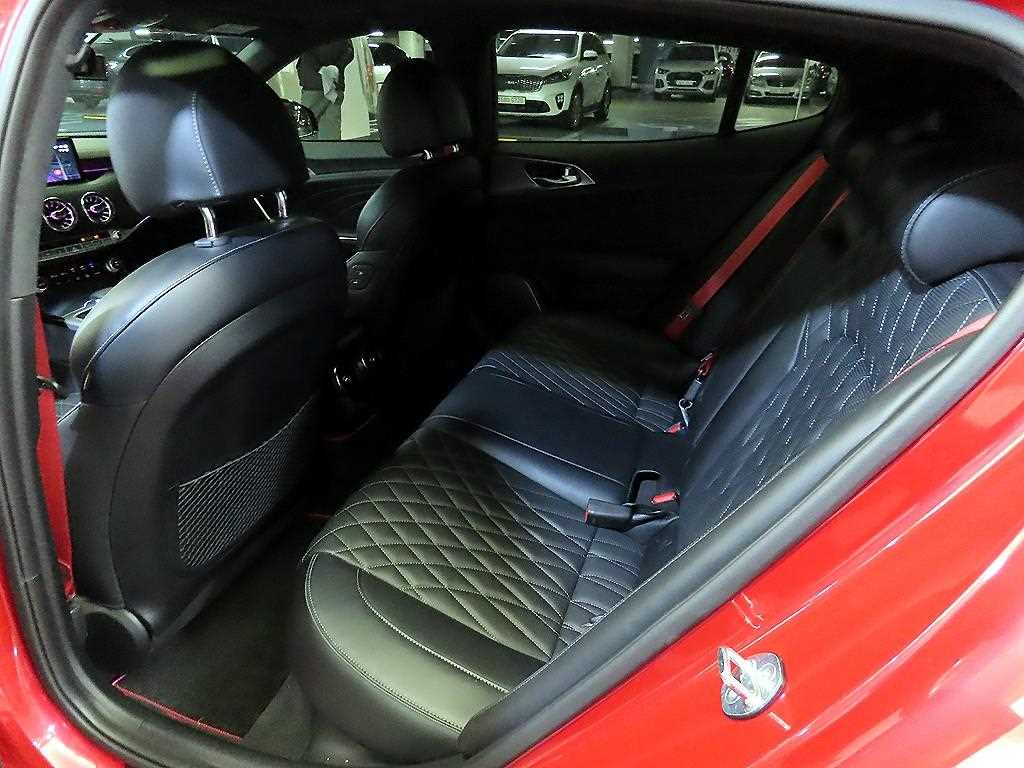 KIA Stinger - Vista 7