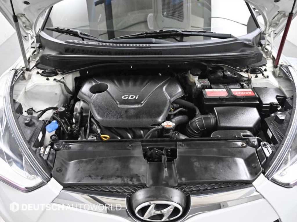 HYUNDAI Veloster - Vista 6