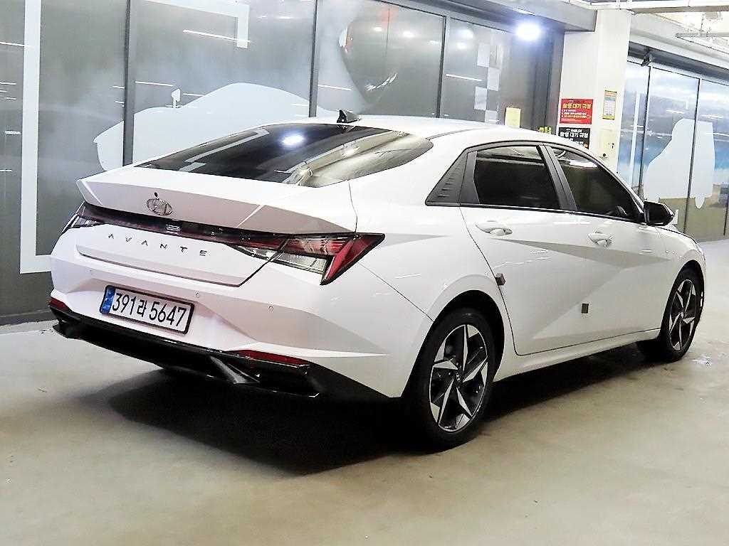 HYUNDAI Avante - Vista 4