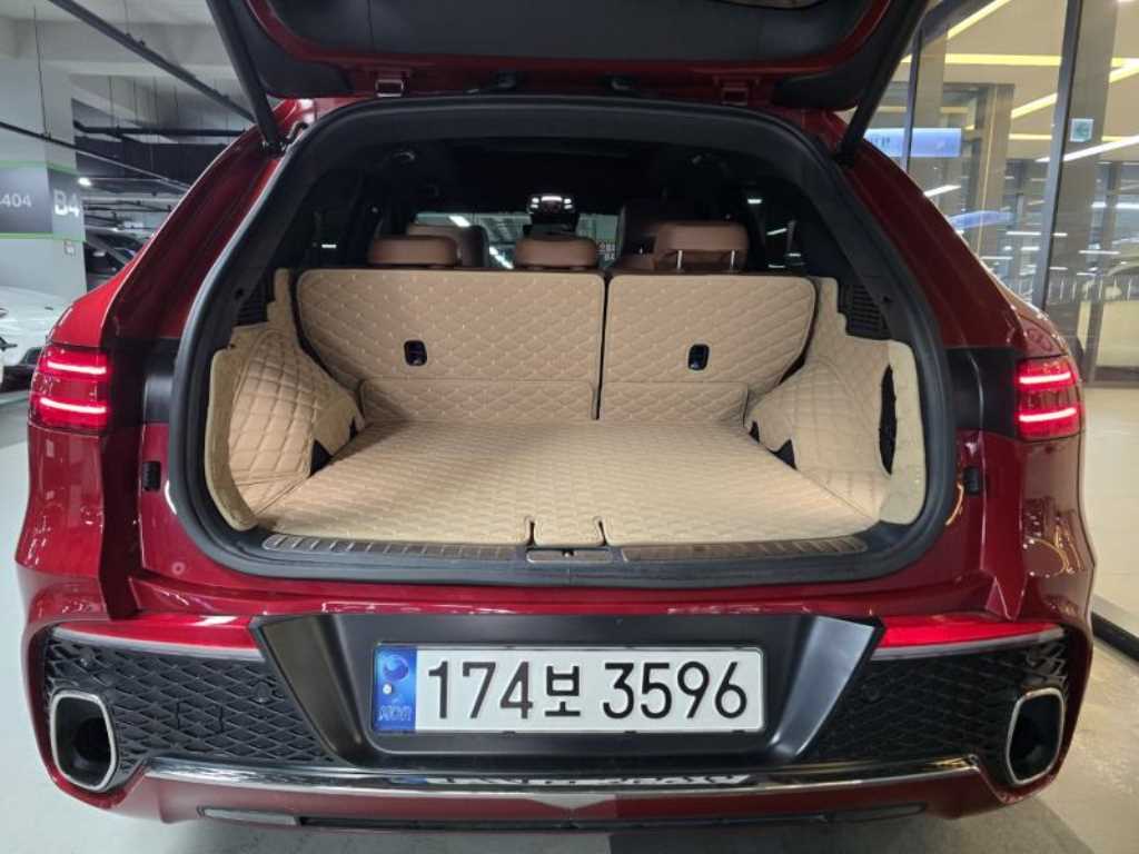 Genesis GV70 - Vista 6