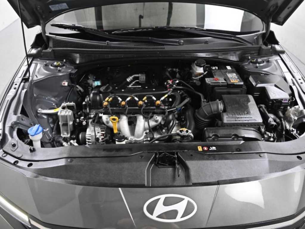 HYUNDAI Avante - Vista 6