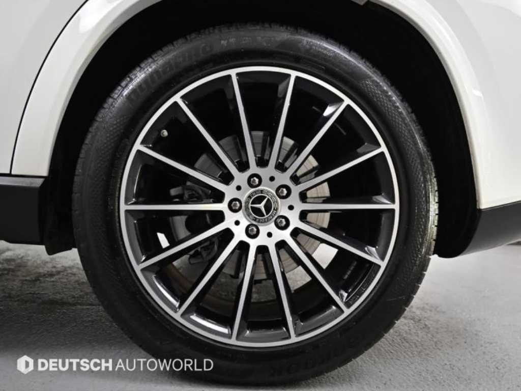 Mercedes Benz GLE Class - Vista 5