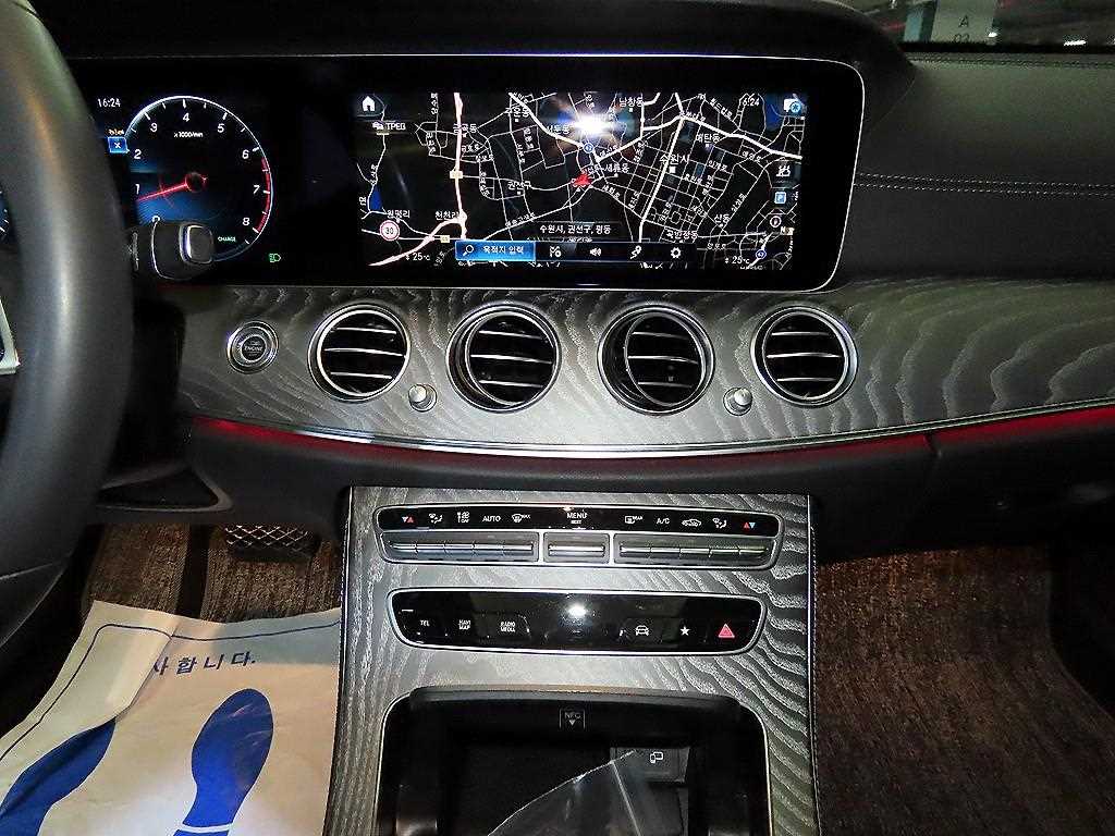 Mercedes Benz E class - Vista 11