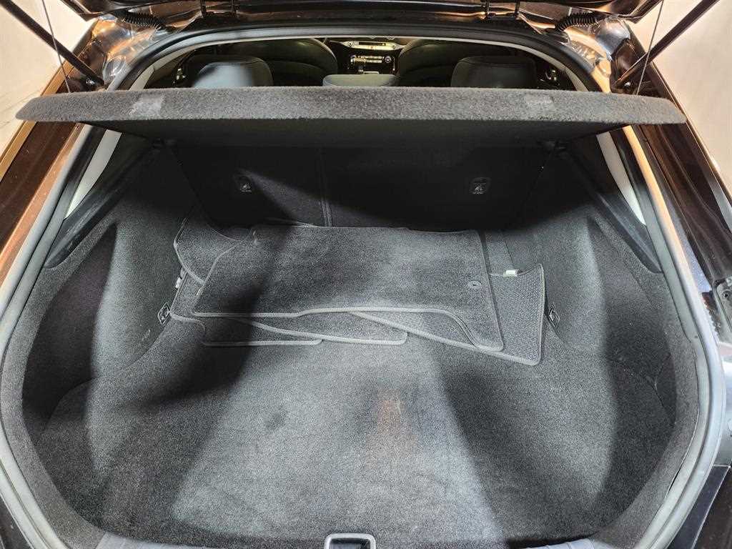 KIA Stinger - Vista 5