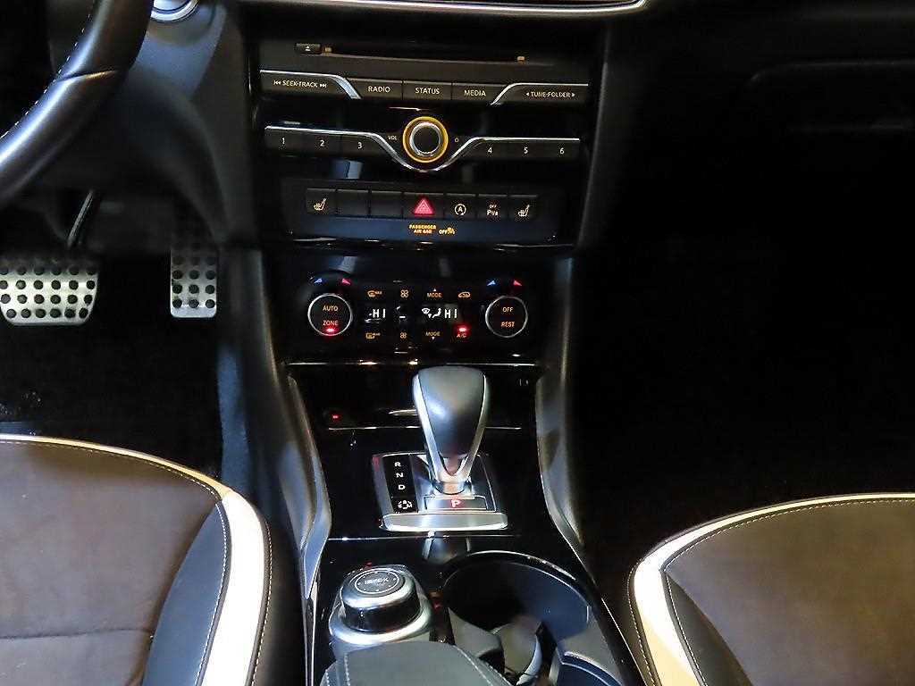 Infiniti Q - Vista 11